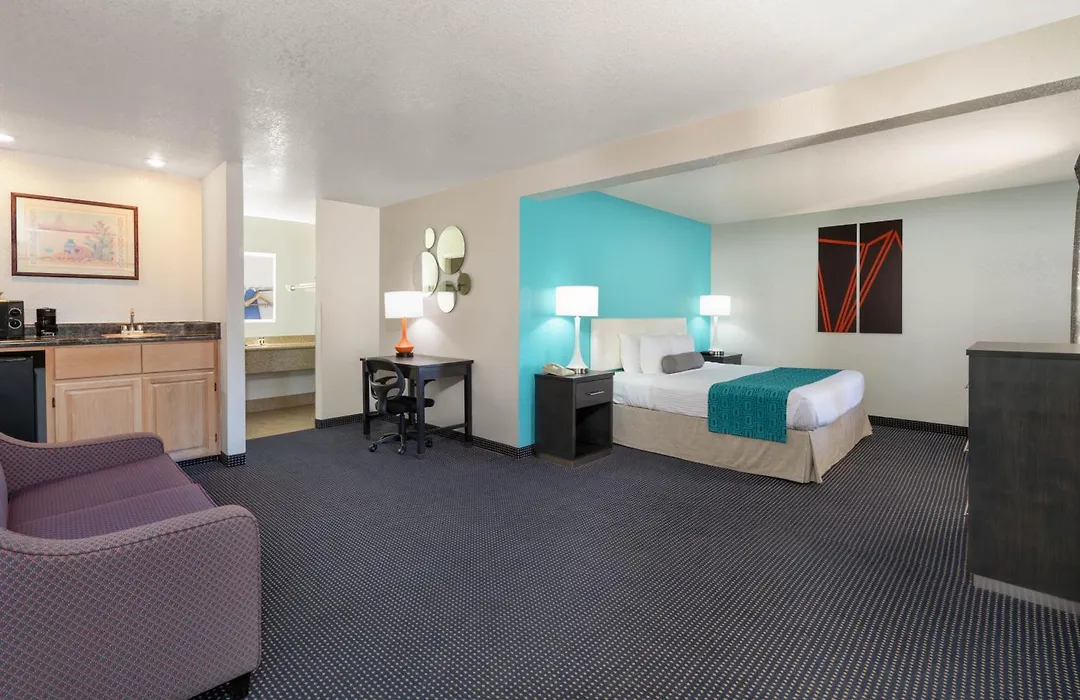 Howard Johnson By Wyndham Holbrook-1