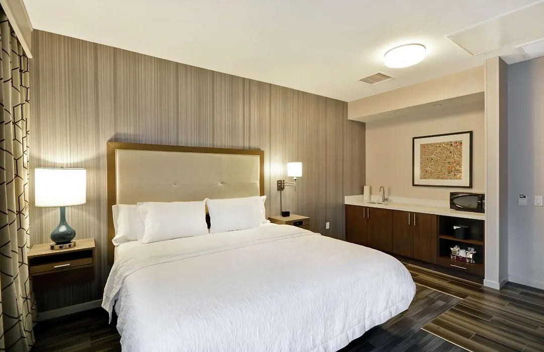 Hampton Inn & Suites Los Angeles Burbank Airport-1