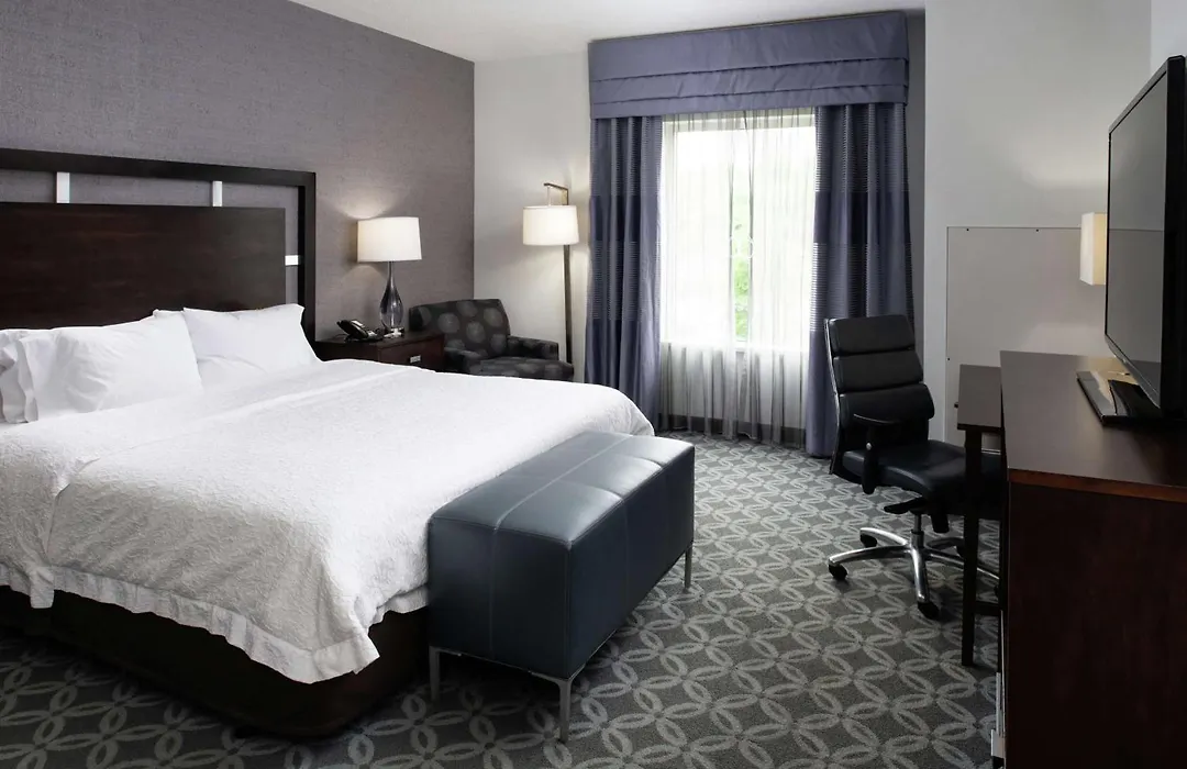 Hampton Inn & Suites Greensboro/Coliseum Area-1