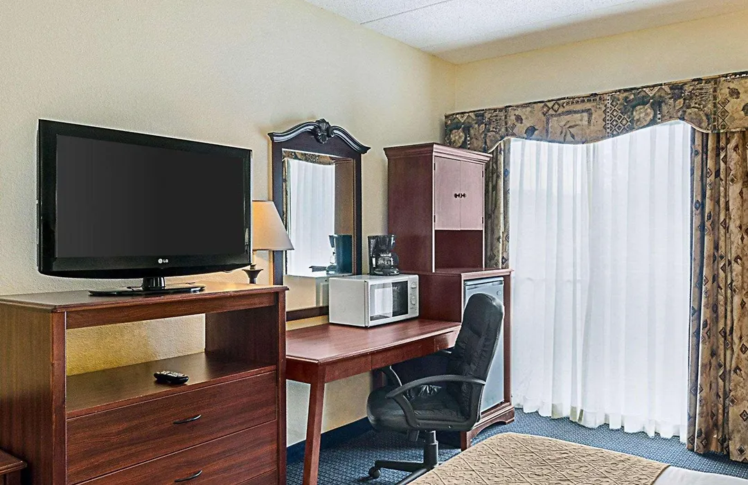 Quality Inn & Suites Worcester-1