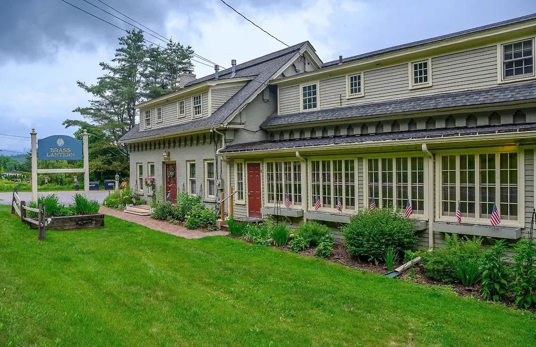 Brass Lantern Inn-1