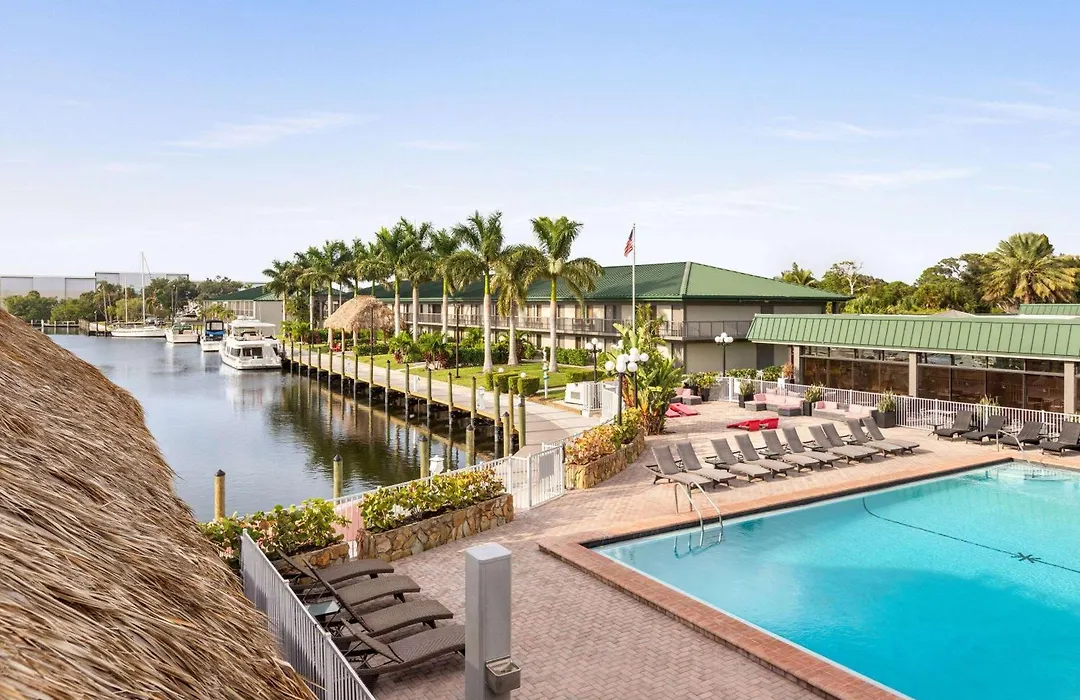 Ramada By Wyndham Sarasota Waterfront-1