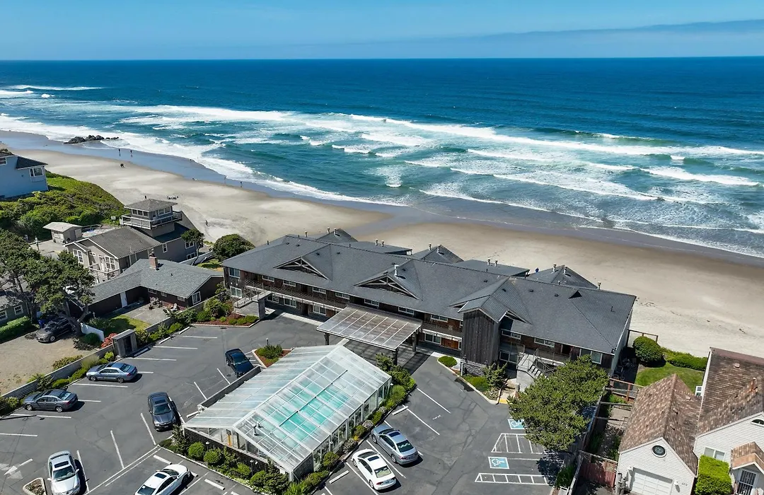 Pelican Shores Inn-1