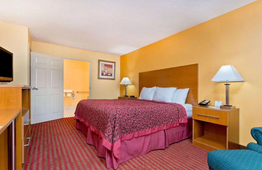 Days Inn By Wyndham Franklin-1
