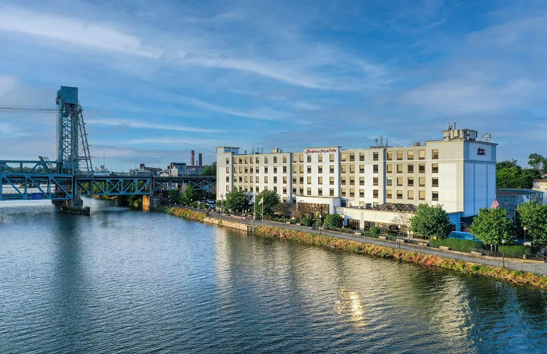 Hampton Inn & Suites Newark-Harrison-Riverwalk-1