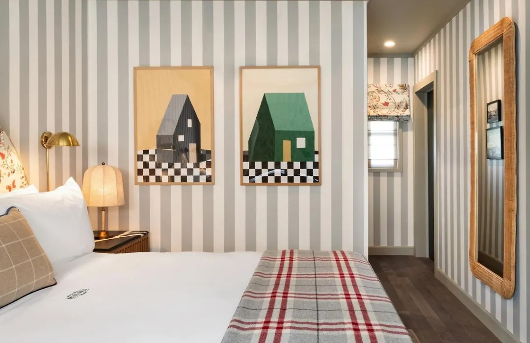 Le Petit Pali Brentwood-1