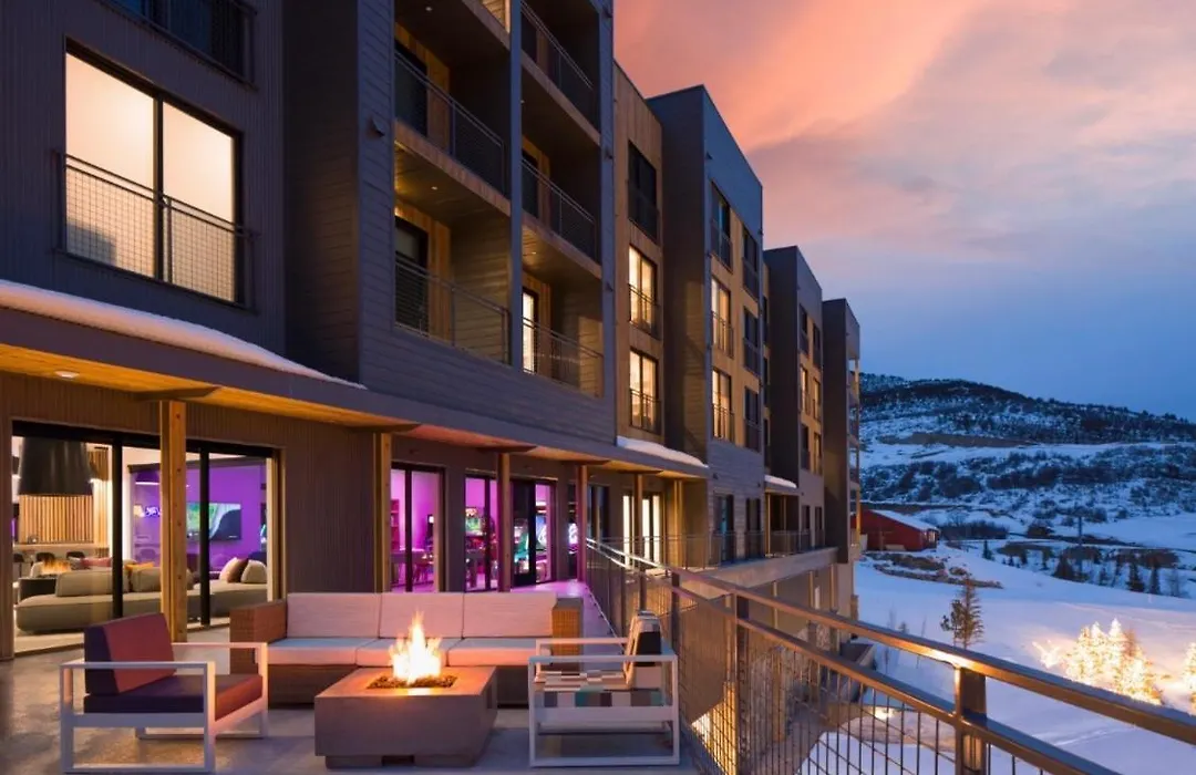 Slope Side Studio In The Heart Of Canyons Village With Heated Pool & Hot Tub!-1