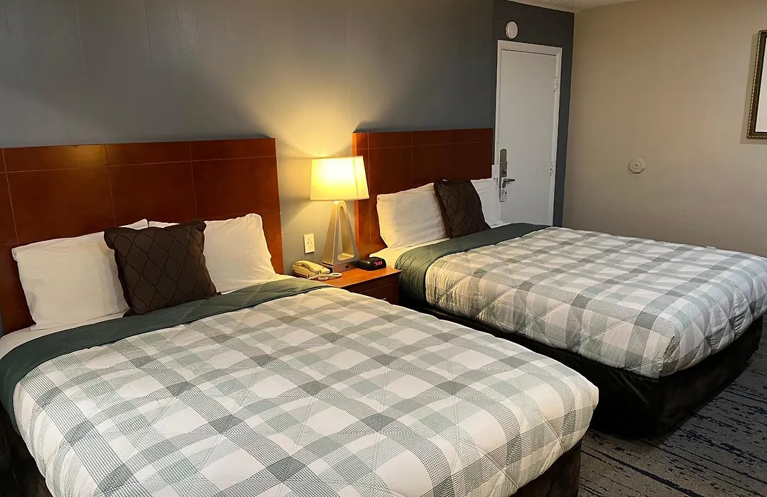 Travelers Inn Eugene University-1