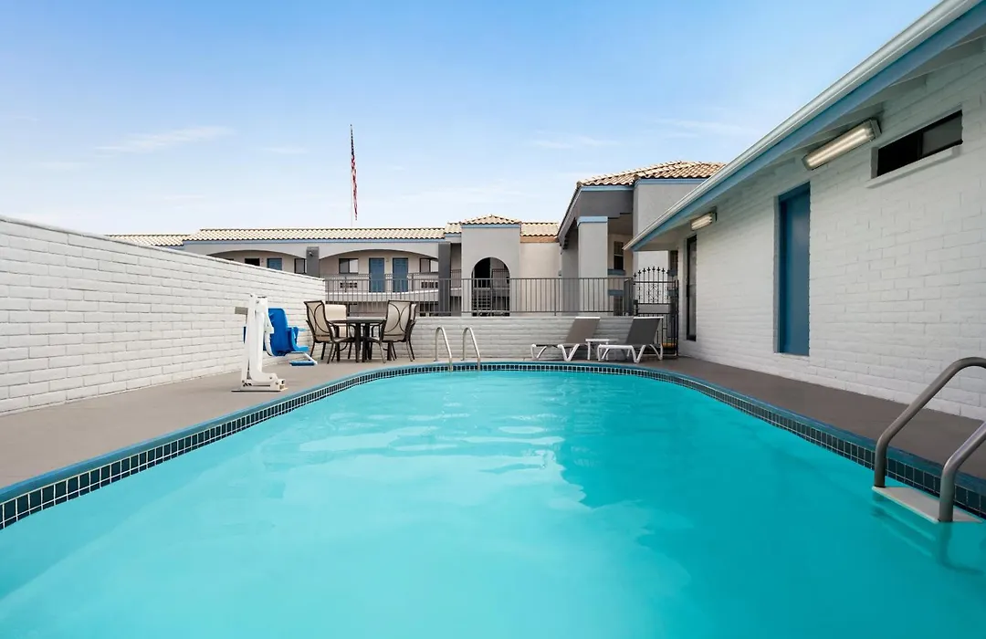 Baymont By Wyndham Kingman-1