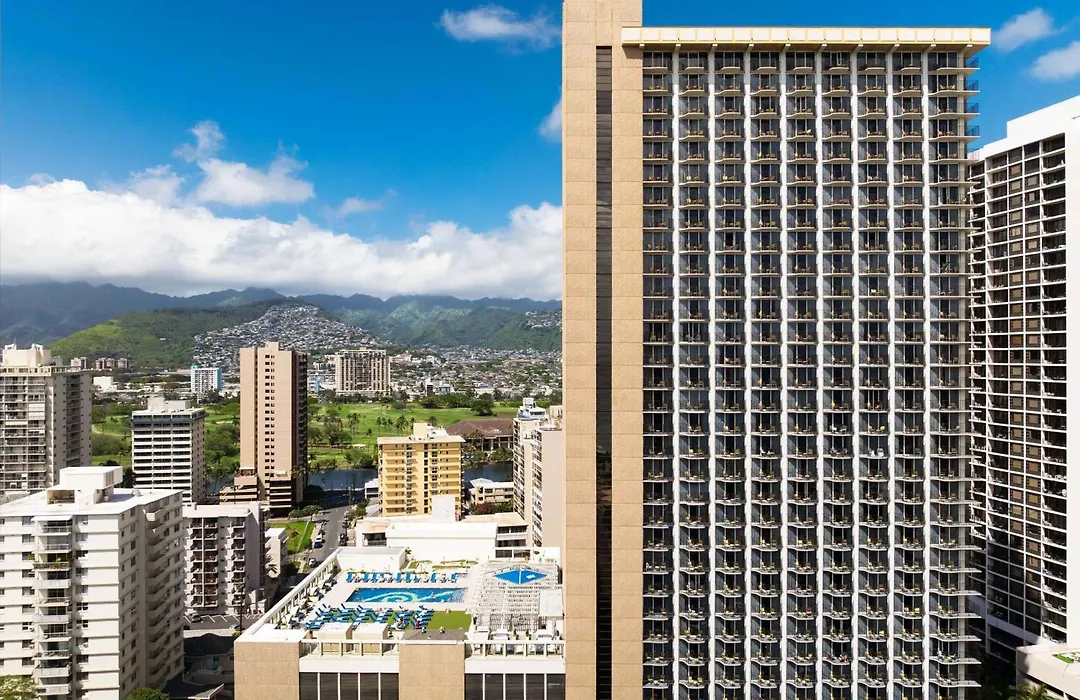 Hilton Waikiki Beach Resort & Spa-1