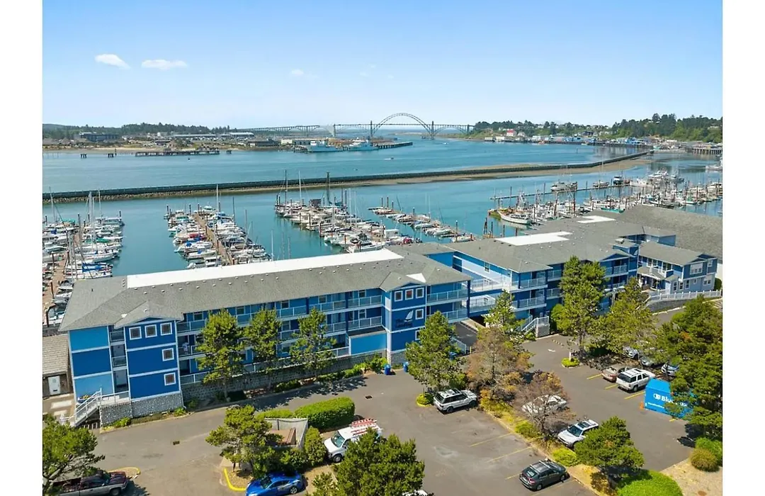 The Landing At Newport Condominium Hotel-1