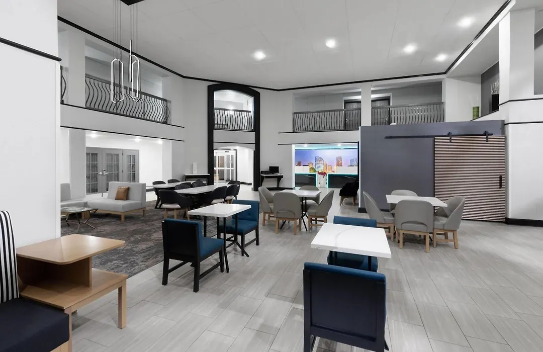 La Quinta Inn & Suites By Wyndham Houston Bush Iah South-1