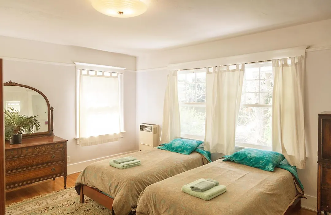 Orange Drive Hostel (Adults Only)-1