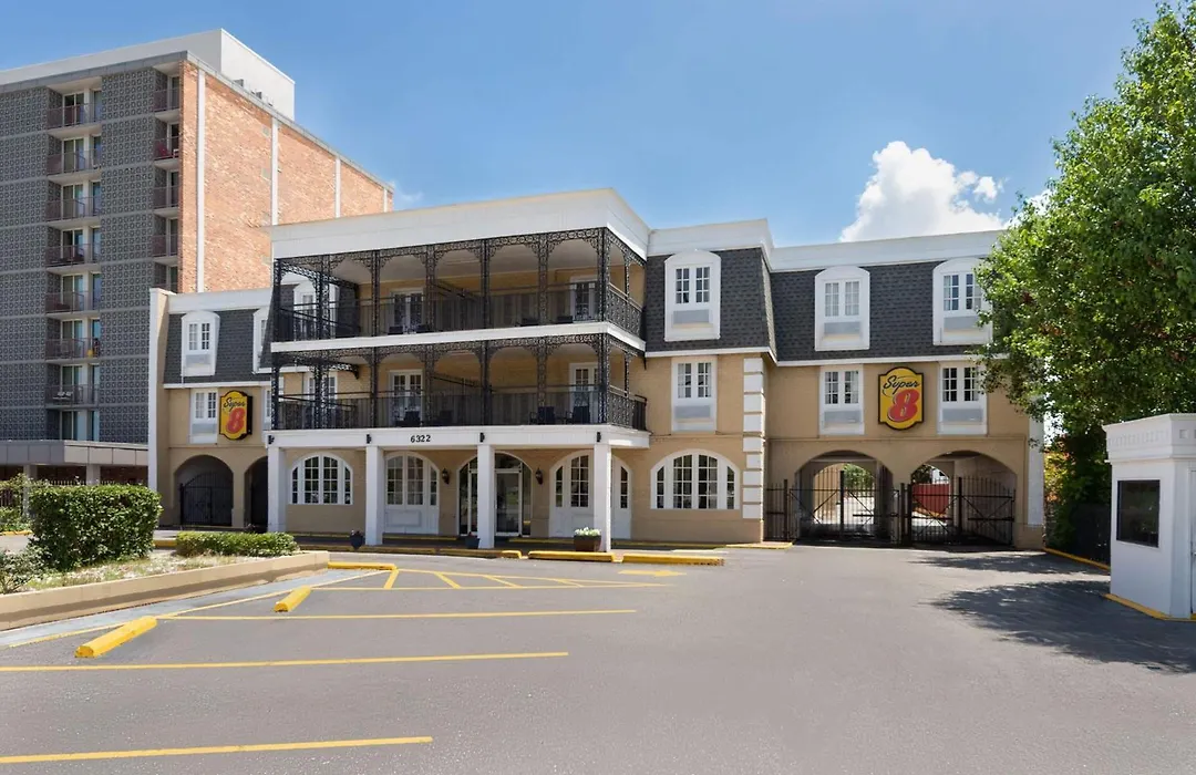 Super 8 By Wyndham New Orleans-1