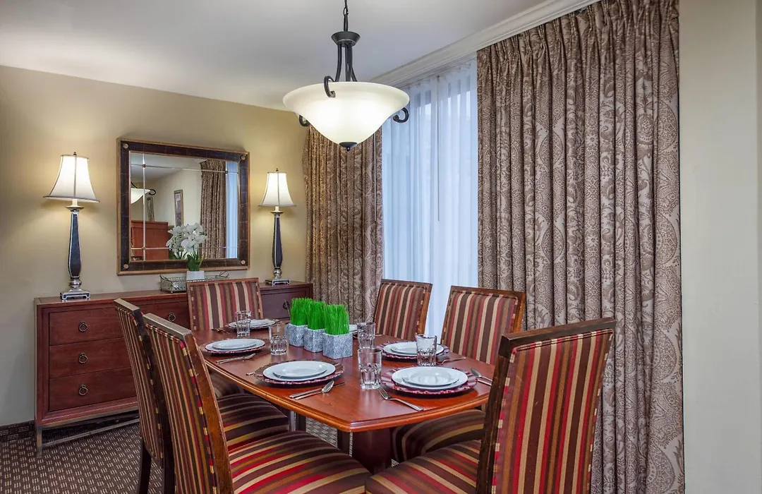 Clarion Collection Hotel Arlington Court Suites-1