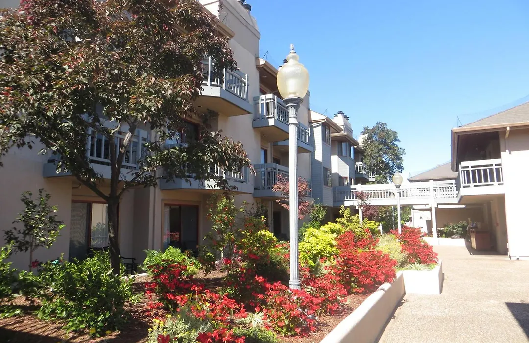 Victorian Inn-1