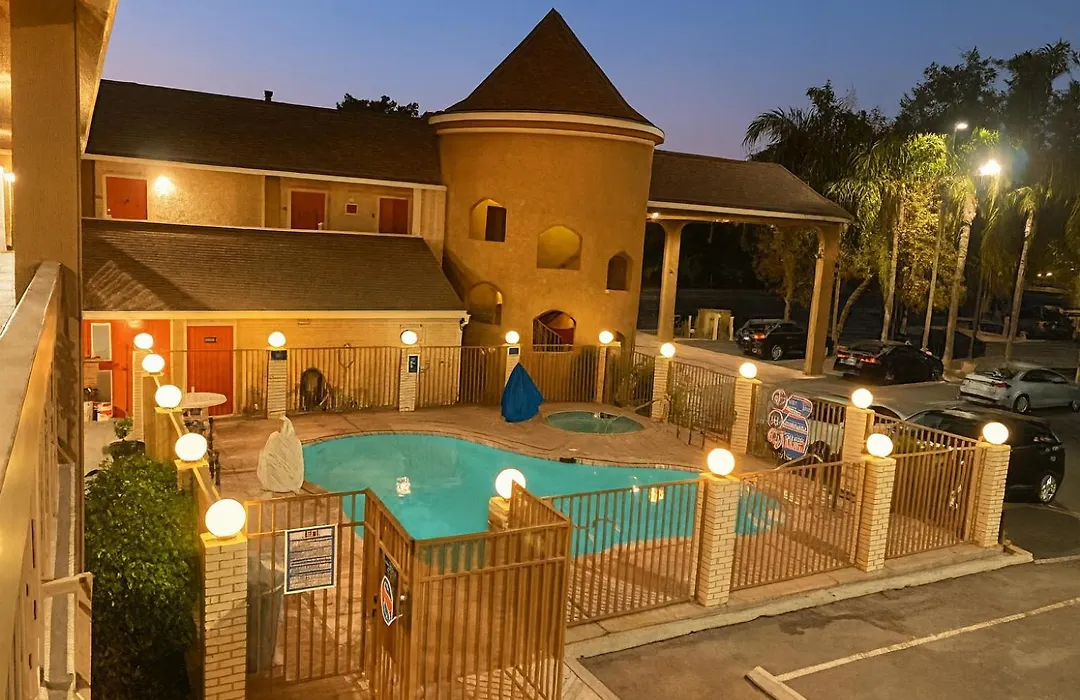 Super 8 By Wyndham Bakersfield South Ca-1