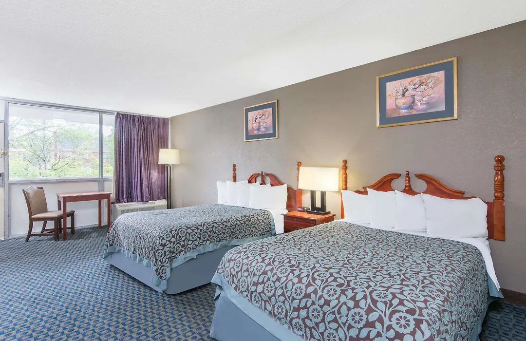 Days Inn By Wyndham Arlington Pentagon-1