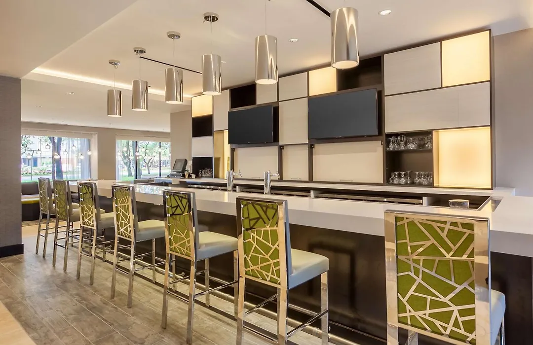 Doubletree By Hilton Hotel & Suites Houston By The Galleria-1
