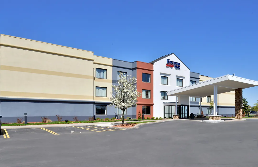 Fairfield Inn Rochester Airport-1