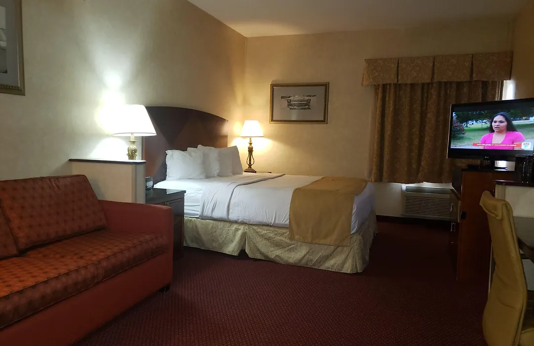 Comfort Suites Detroit/Warren-1