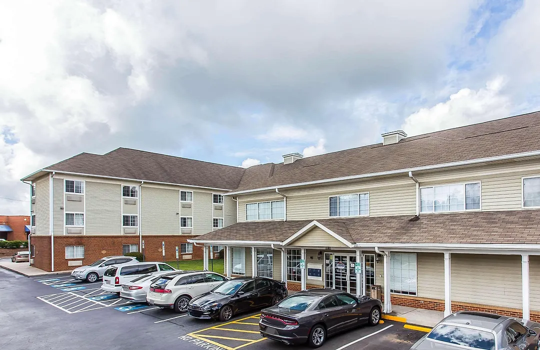 Suburban Studios Near University Of North Carolina-Charlotte-1