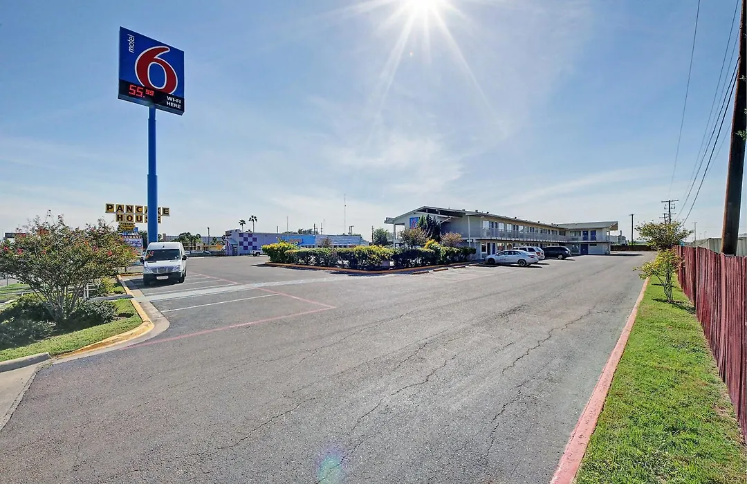 Motel 6-Laredo, Tx - South-1