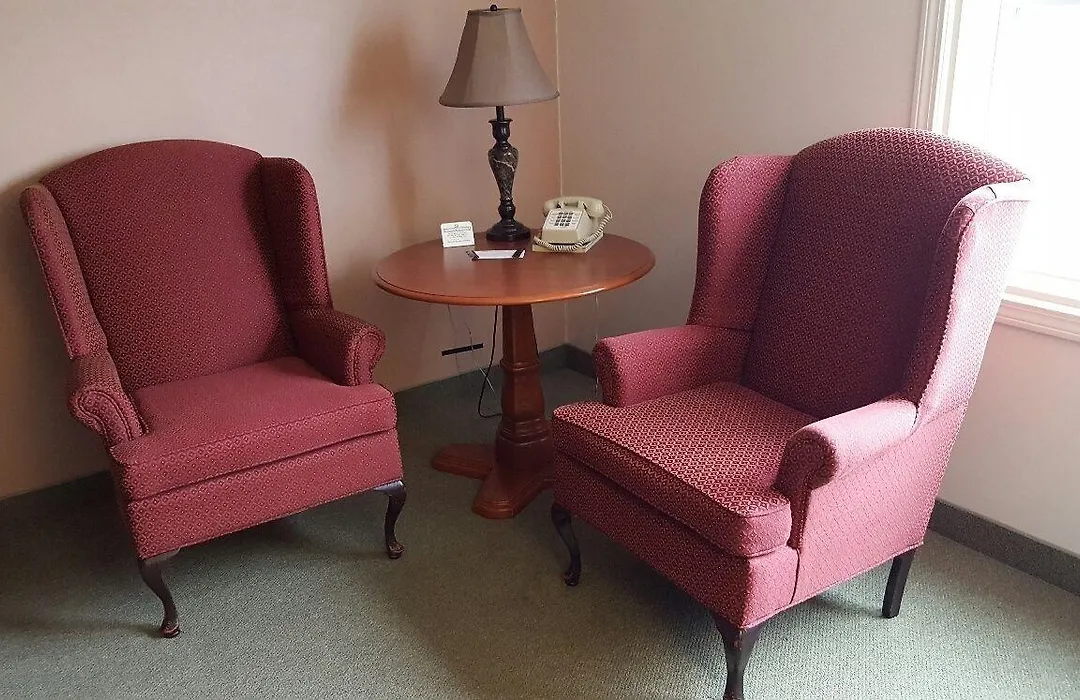 The Eagle'S Lodge Motel-1