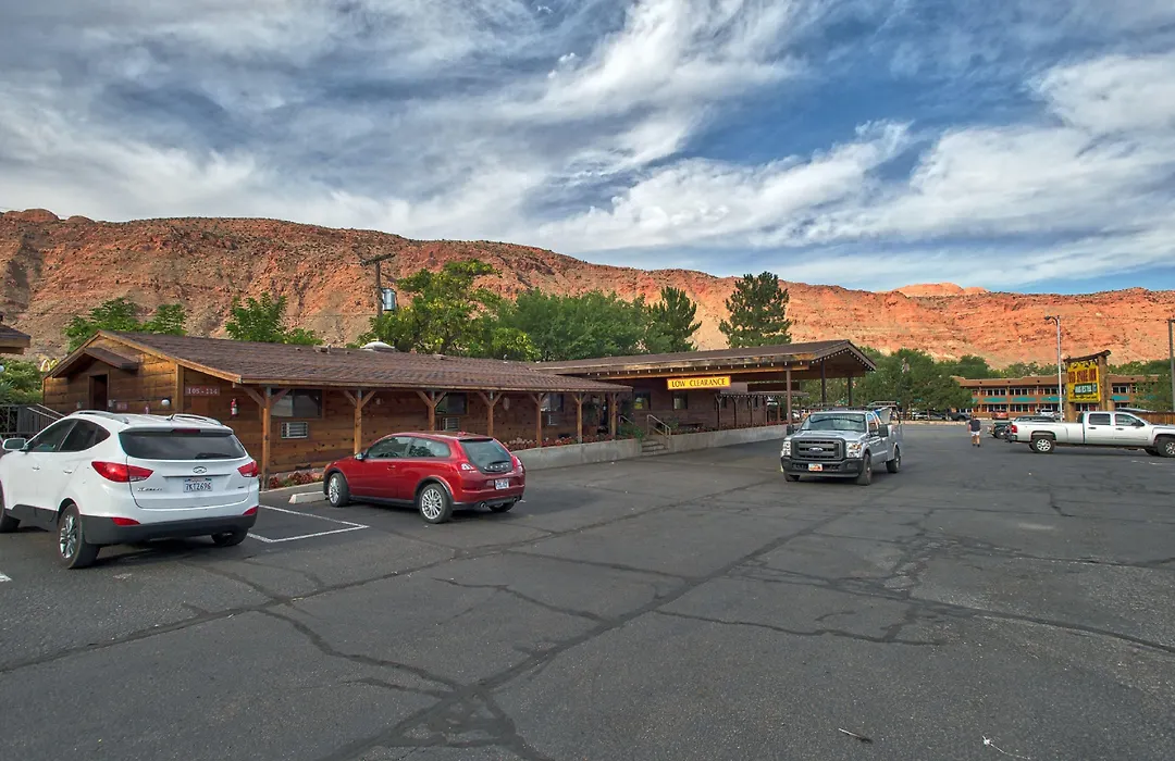 Red Stone Inn-1