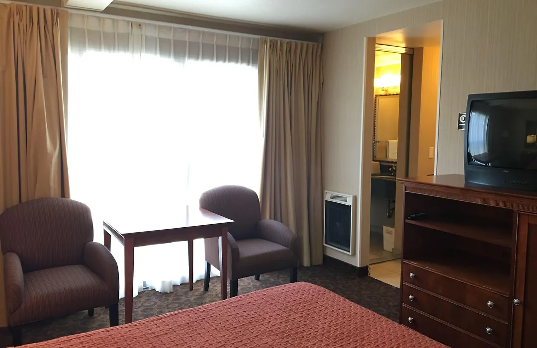 Royal Pacific Motor Inn-1
