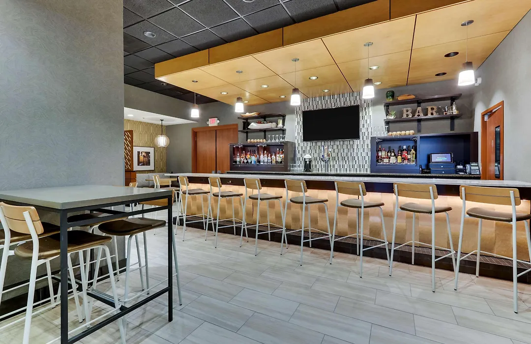 Drury Inn & Suites Orlando Near Universal Orlando Resort-1