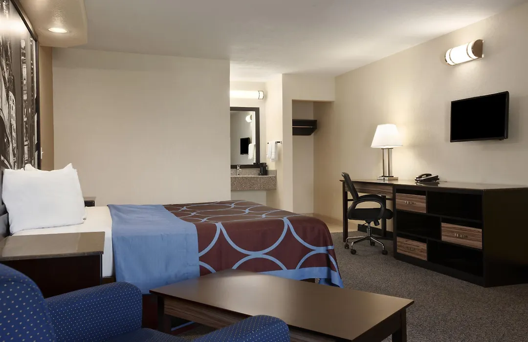 Super 8 By Wyndham Rahway/Newark-1