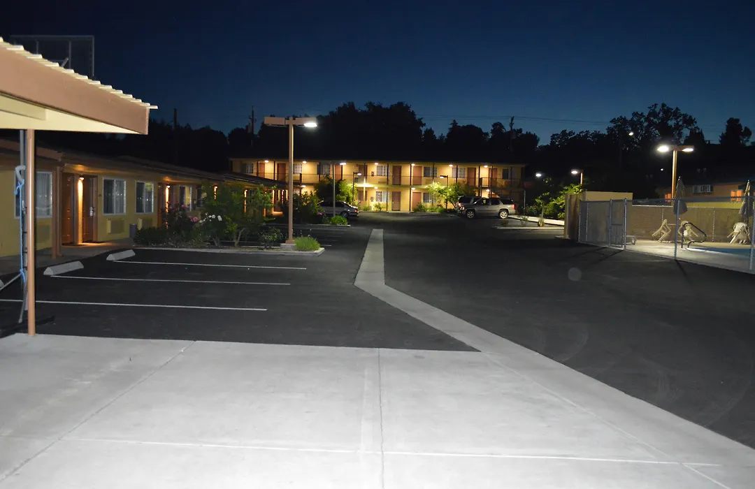 Budget Inn-1