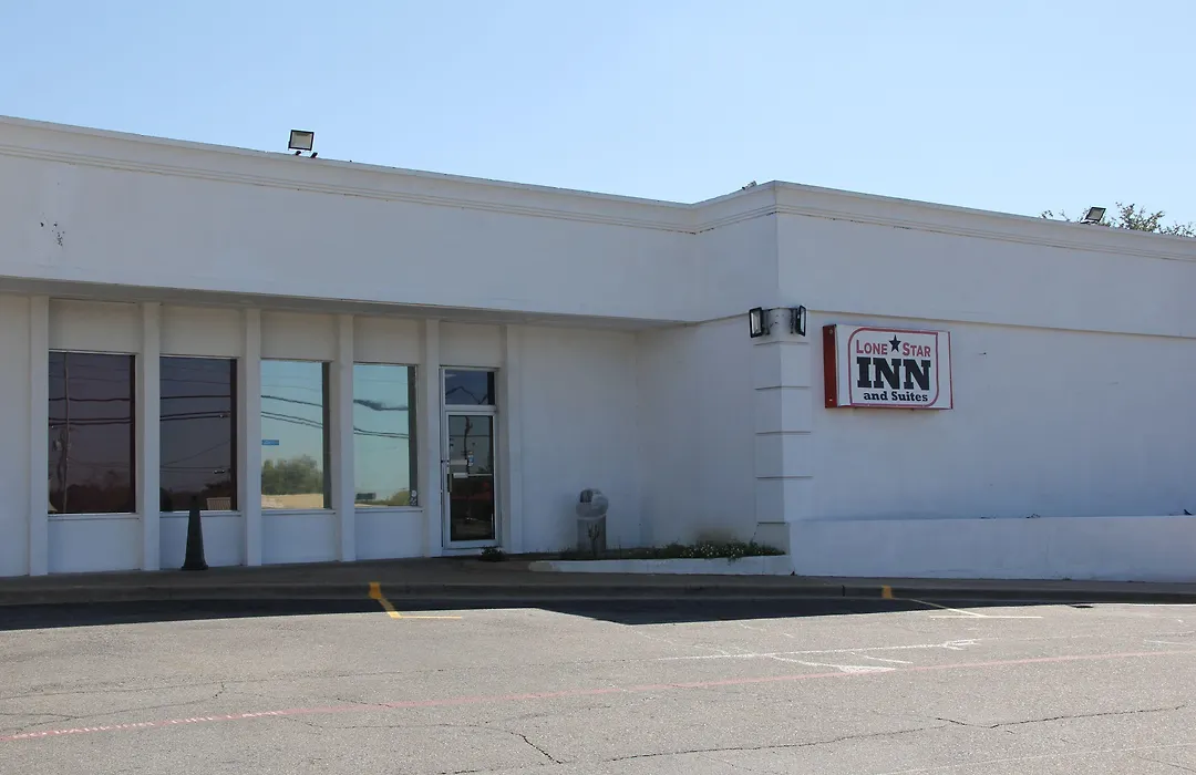 Lonestar Inn And Suites-1