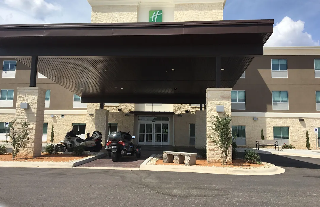 Holiday Inn Express & Suites Junction By Ihg-1