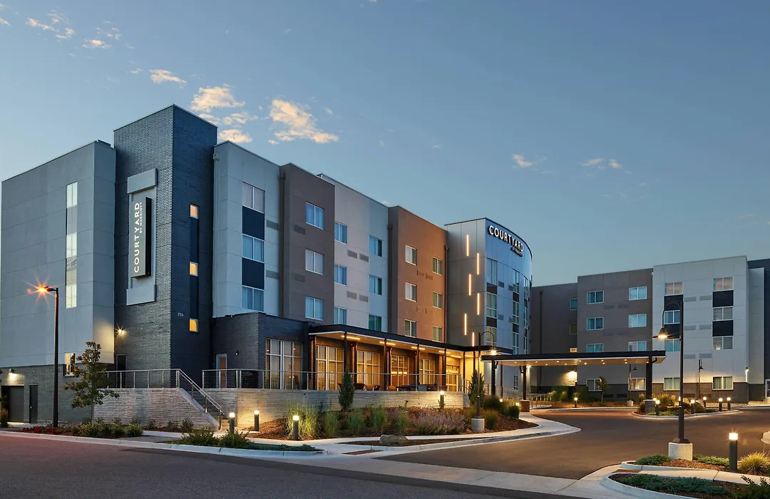 Courtyard Denver Aurora-1