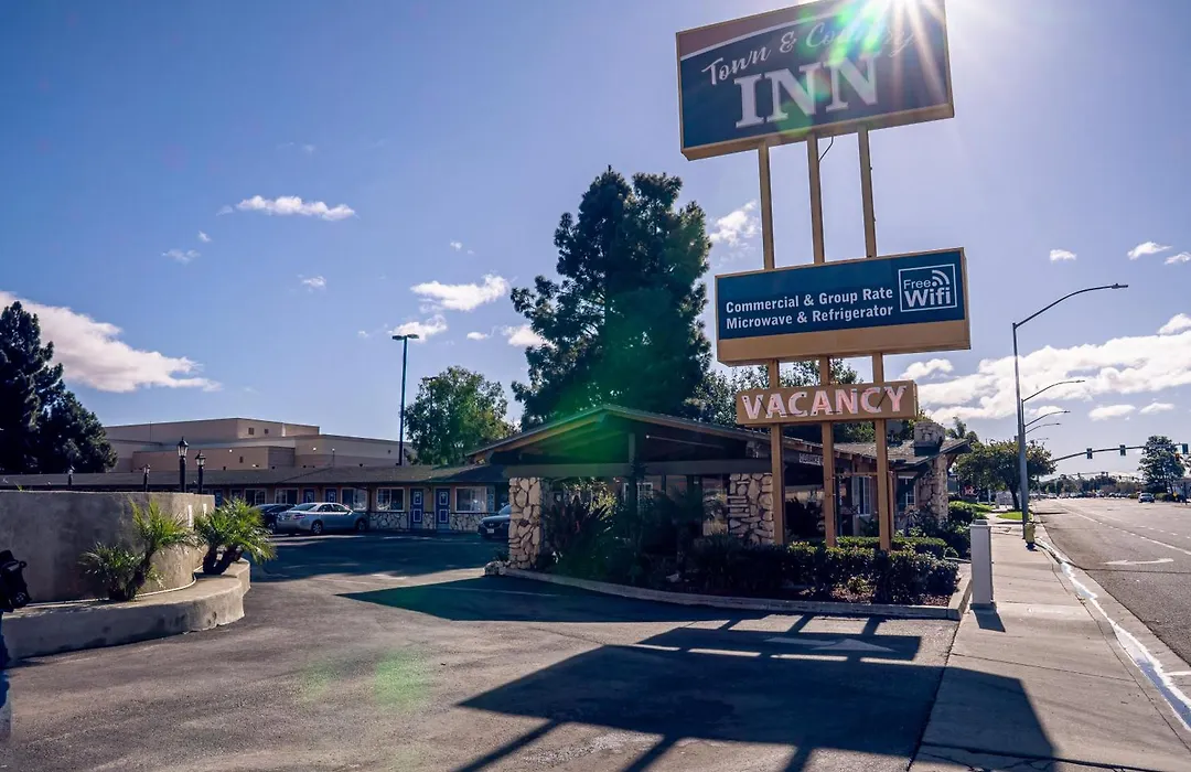 Town And Country Inn-1