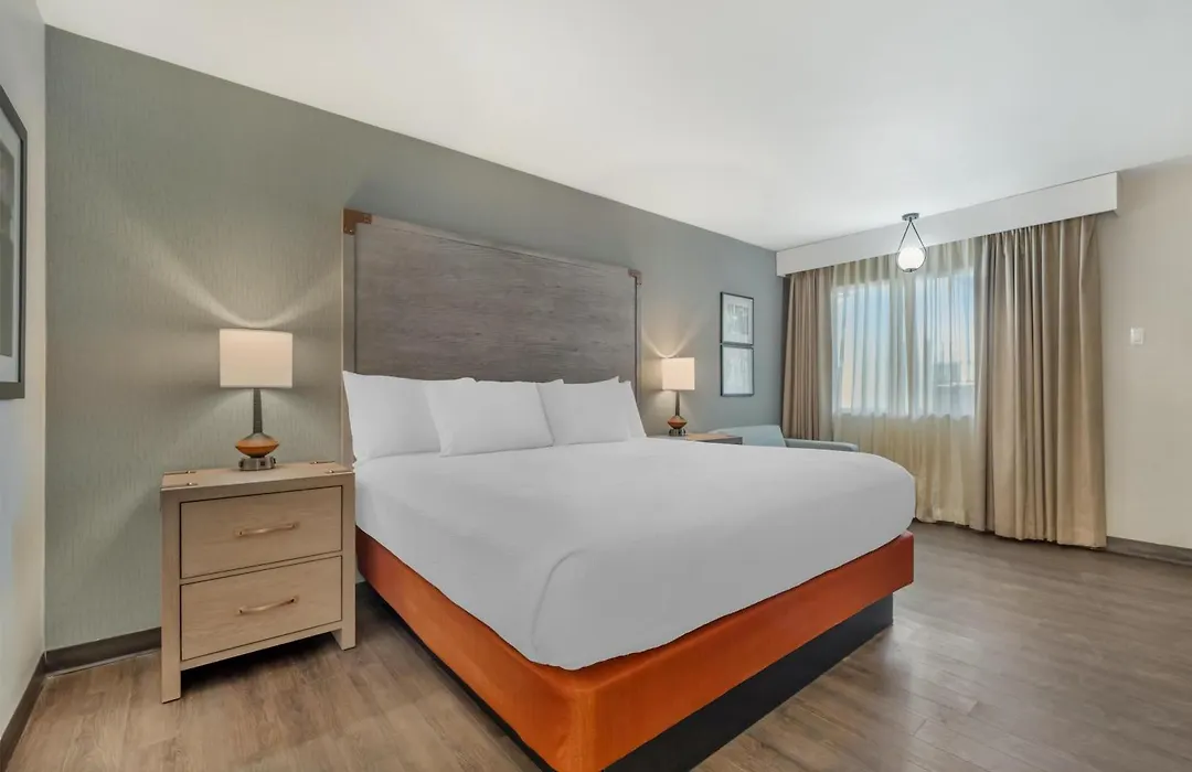 Best Western Plus King'S Inn And Suites-1