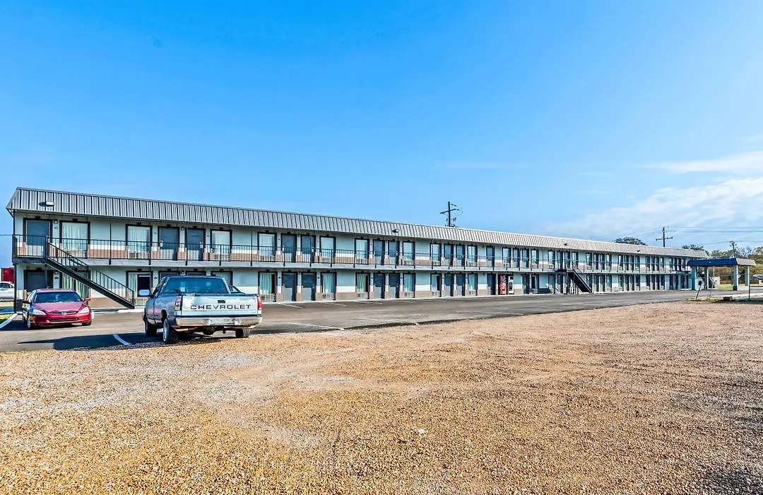 Americas Best Value Inn-Indianola-1