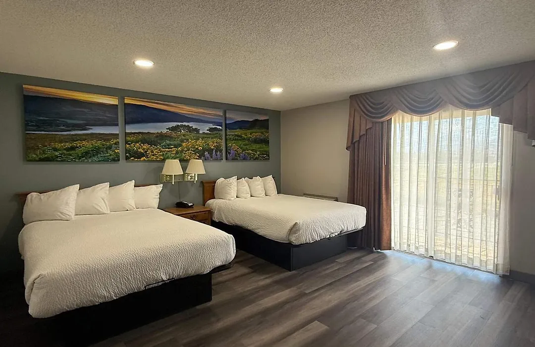 Days Inn By Wyndham Medford-1