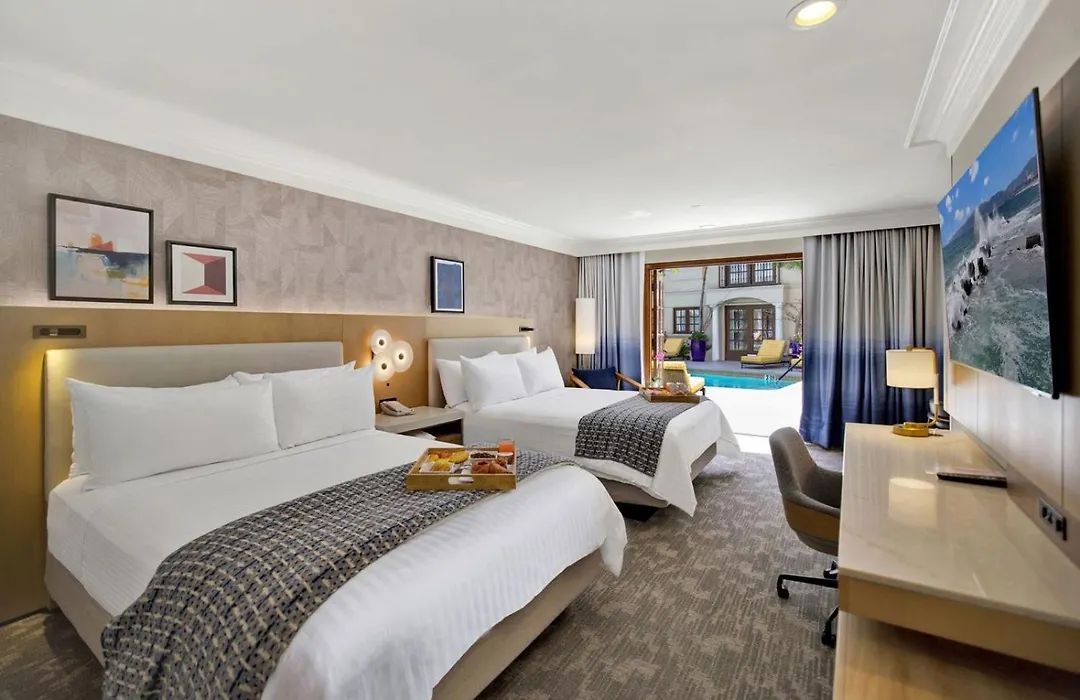Best Western Plus Sunset Plaza Hotel-1