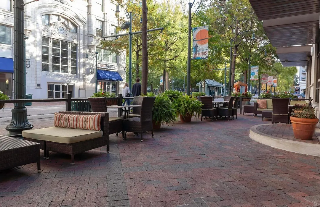 Courtyard Memphis Downtown-1
