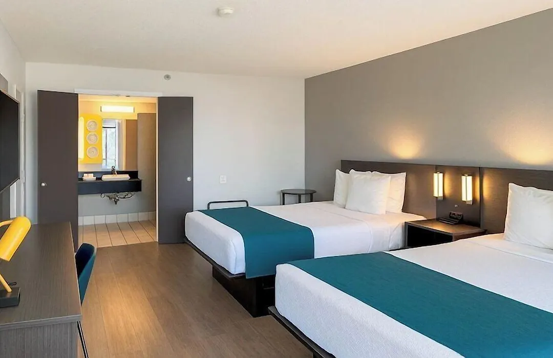 Motel 6-Anaheim, Ca - Maingate-1