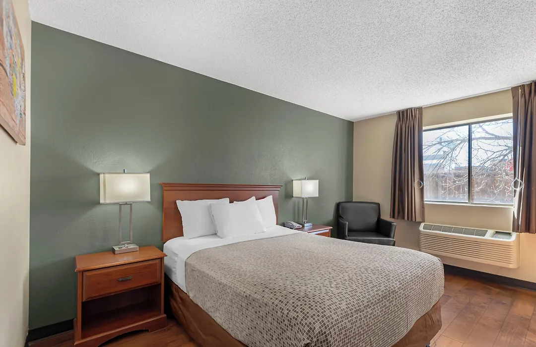 Econo Lodge Longmont East-1