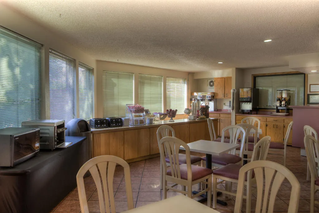 Super 8 By Wyndham Moab-1