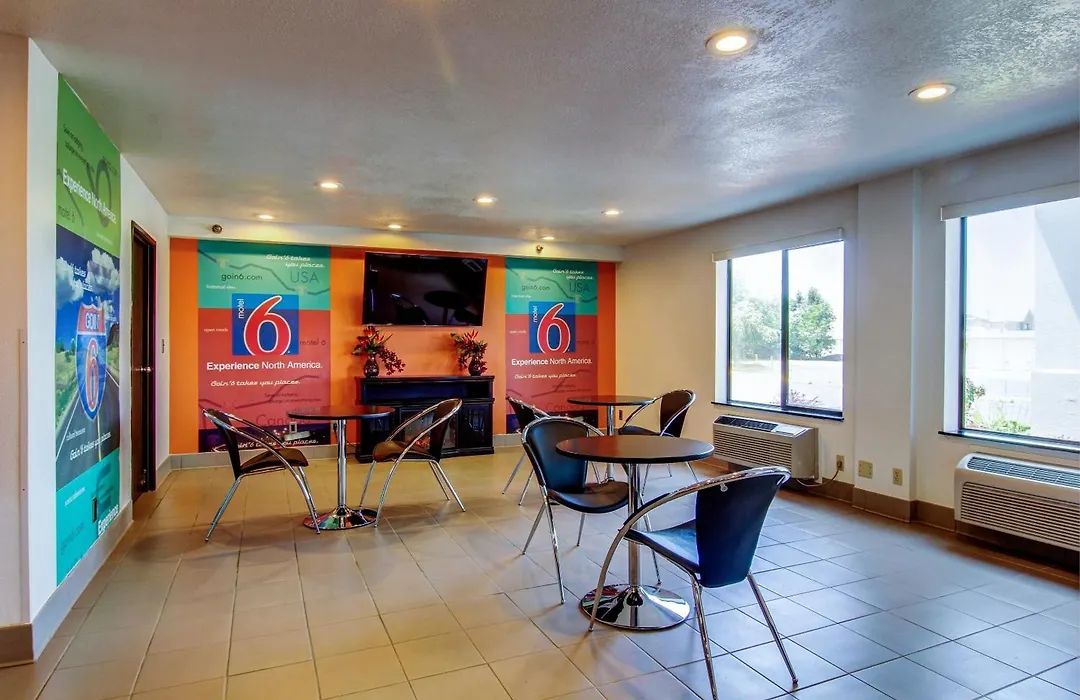 Motel 6-Columbia, Mo - East-1