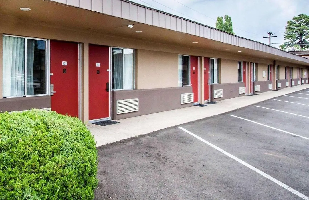 Econo Lodge University-1