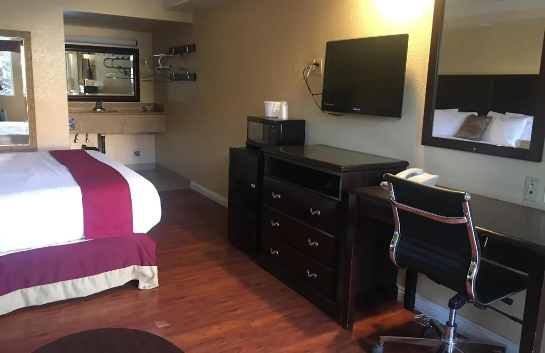 Budget Lodge San Bernardino-1