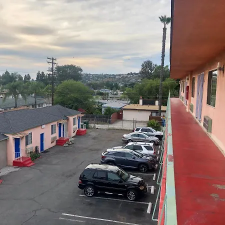 La Petite Rouge Motel-2