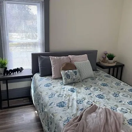 6Br Retreat-Great For Reunions And Getaways Minutes From Niagara Falls-3